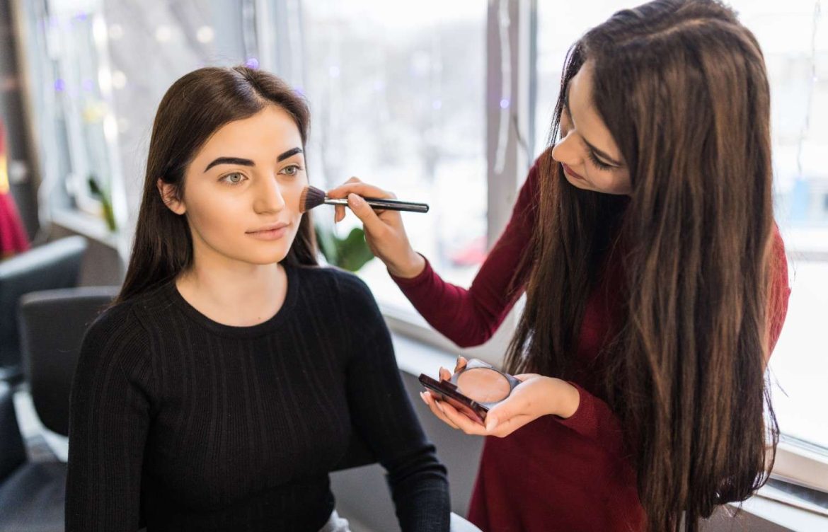 Why 2026 Is the Perfect Year to Start a Makeup Artist Career